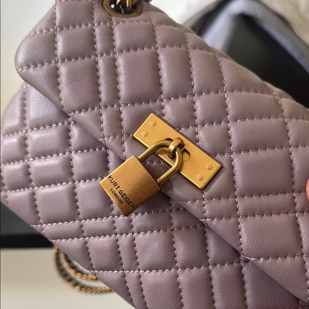 Kurt Geiger Quilted Brixton Lock Bag with Gold Chain Convertible - Picture 2 of 5